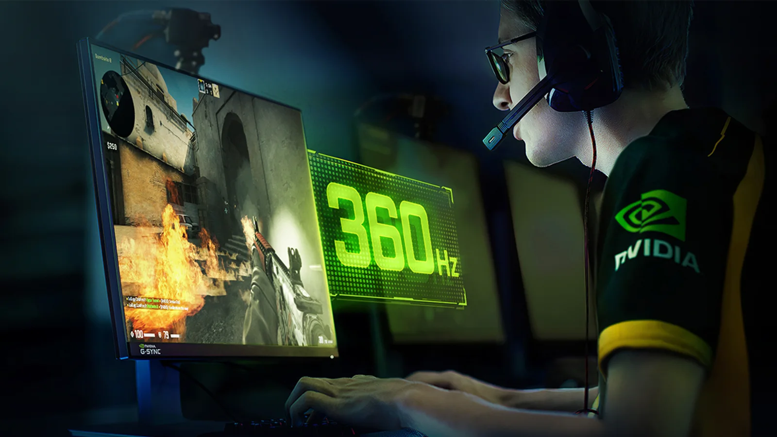 Jucător la un monitor gaming cu NVIDIA G-SYNC, cu inscripția 360 Hz